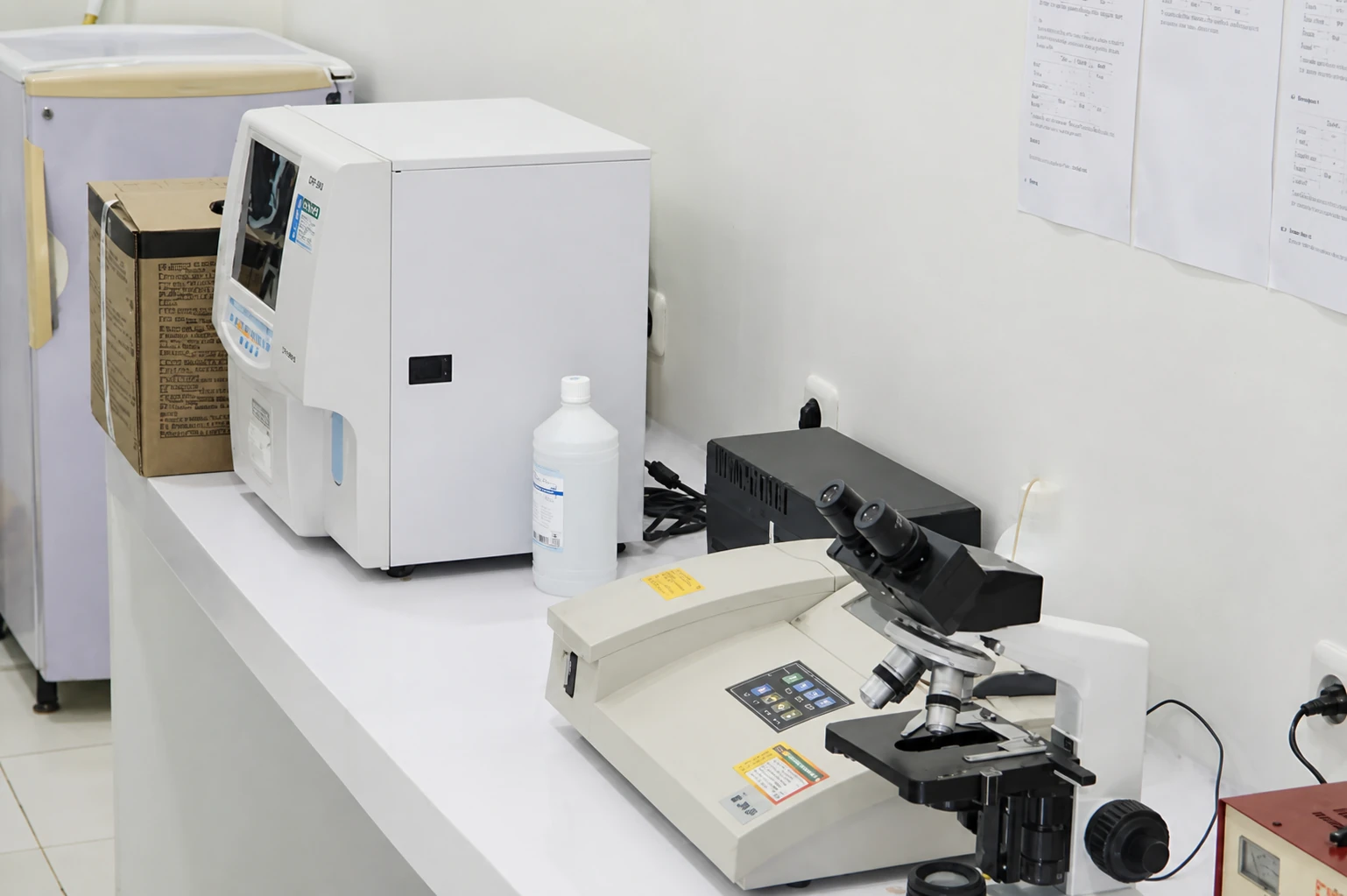 Peralatan pemeriksaan Laboratorium Klinik S'S