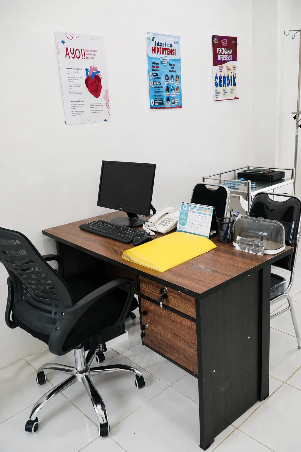 Ruang konsultasi dokter umum Klinik S'S